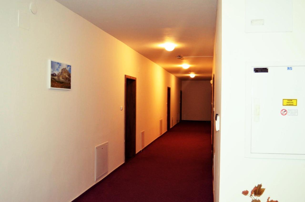 U Stareho Jastera Lägenhet Vel'ka Lomnica Exteriör bild